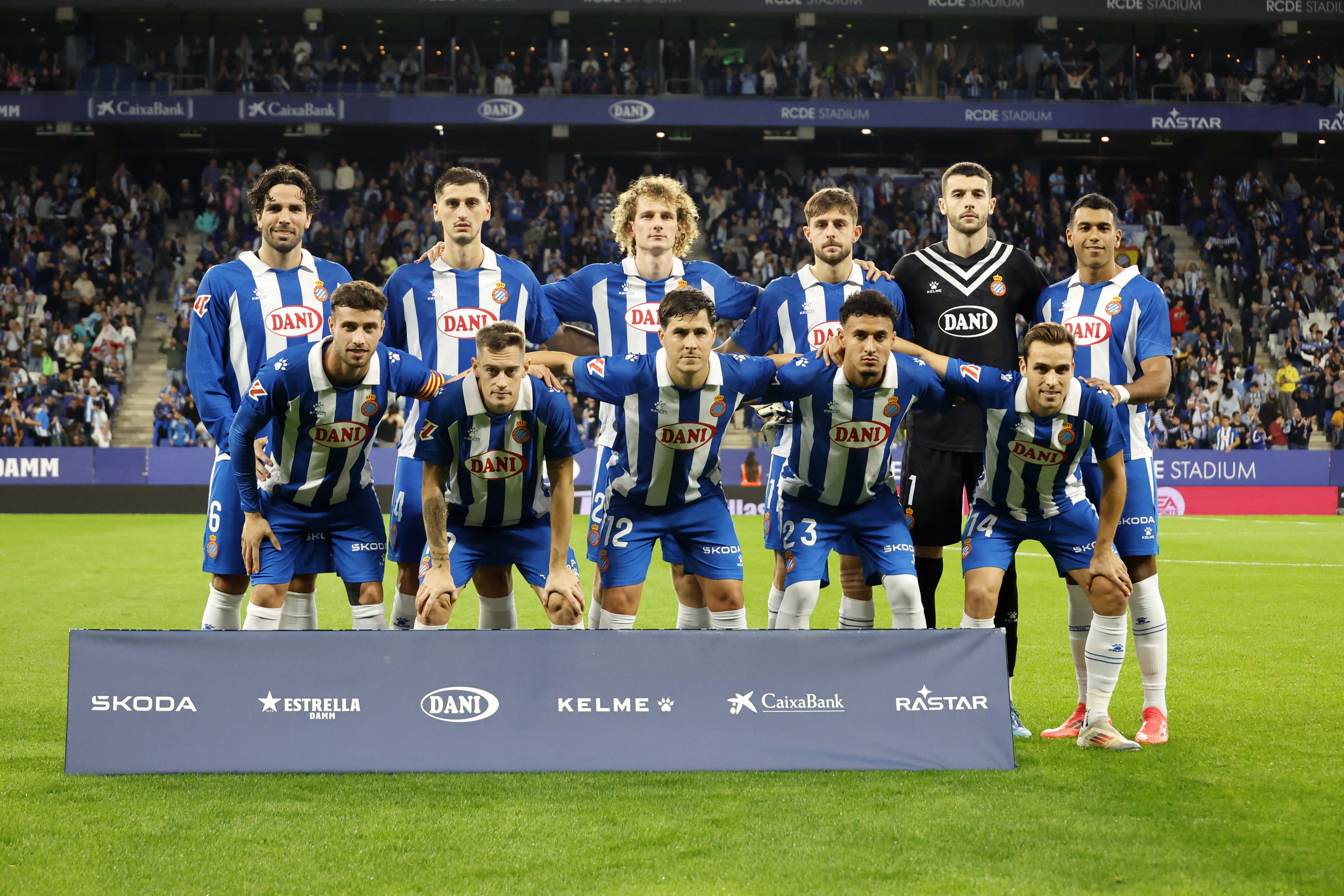 包含西班牙国家队豪取六连胜，实力超群的词条