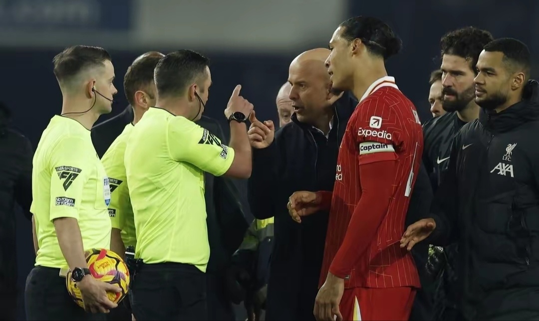 包含埃弗顿主场逼平，为赛季保级加分的词条