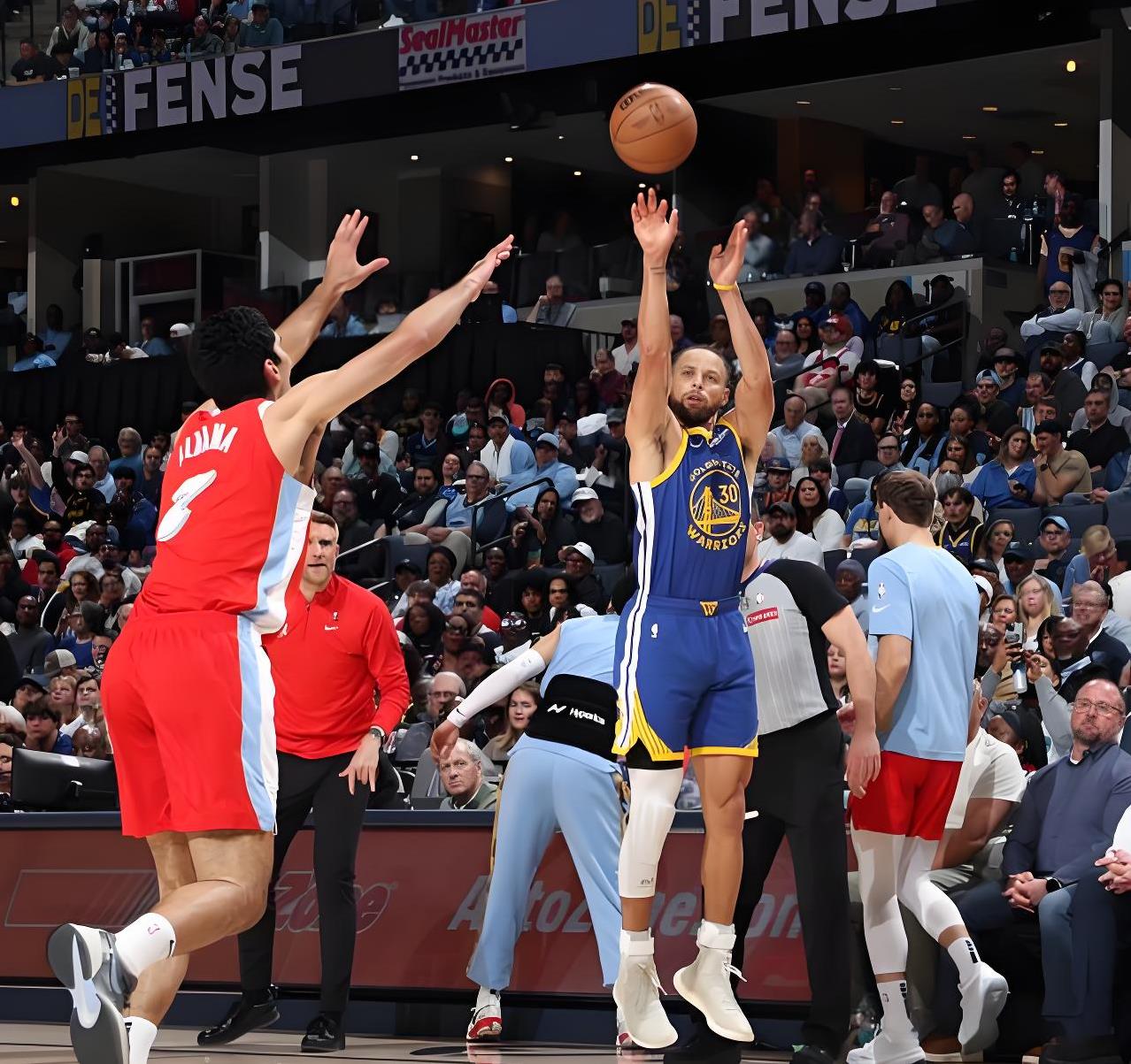 开云体育官方-勇士连胜结束，不敌灰熊遭遇失利的简单介绍