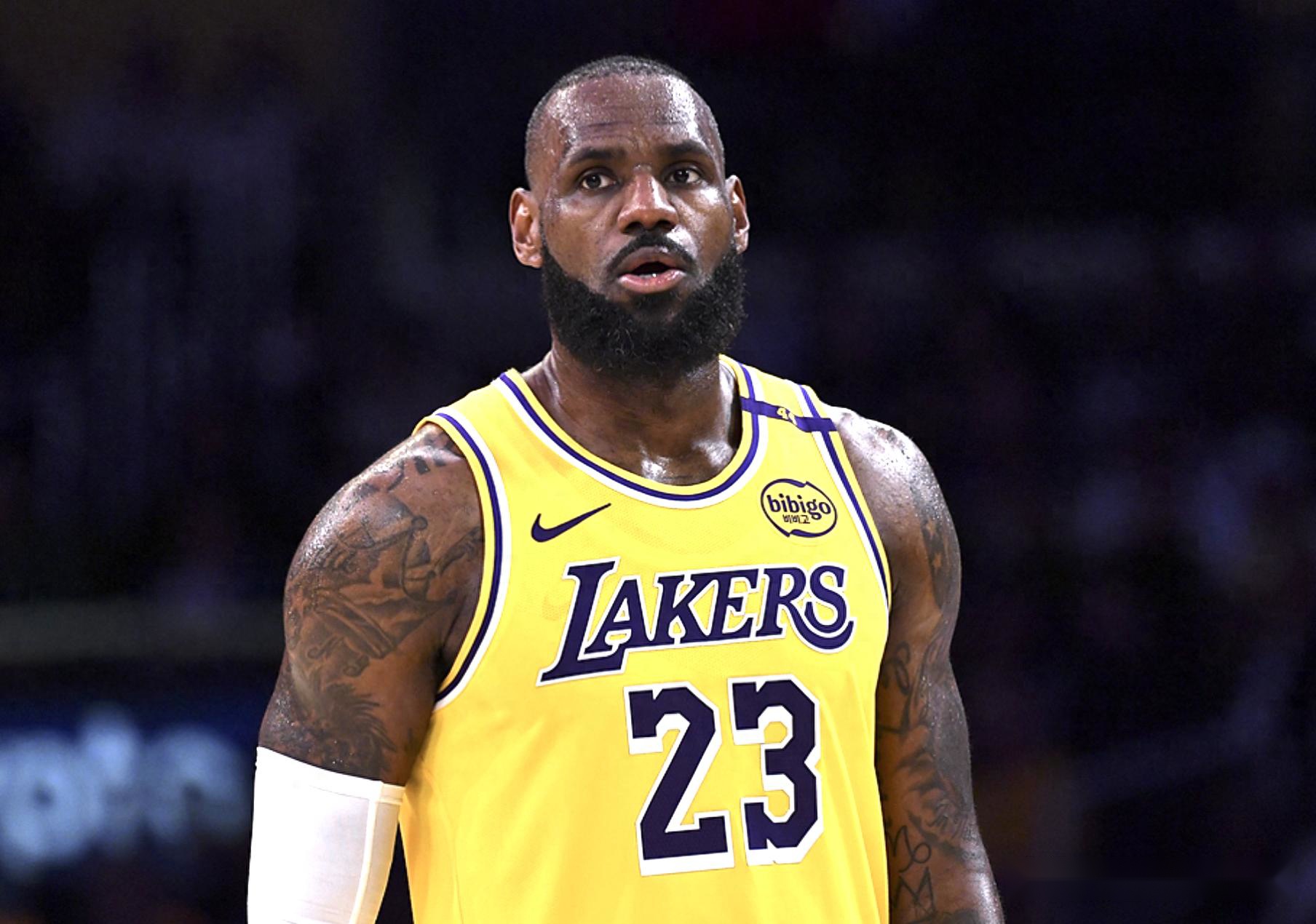 雄鹿大胜骑士，继续保持不败纪录