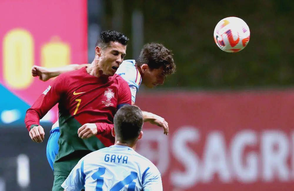 葡萄牙球队成功击败对手，晋级半决赛